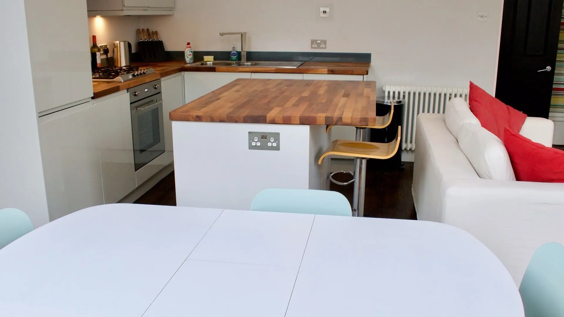 Central Brighton Apartment